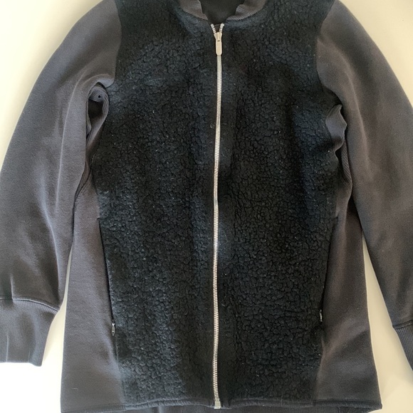 Lululemon Stand Out Sherpa jacket in black-size 6 - Picture 6 of 15